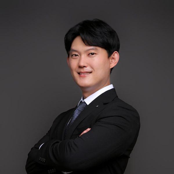 Dr. Sinyong Choi